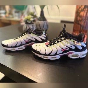 Nike air Max Plus “Have A Nice Day” style, women’s size 11